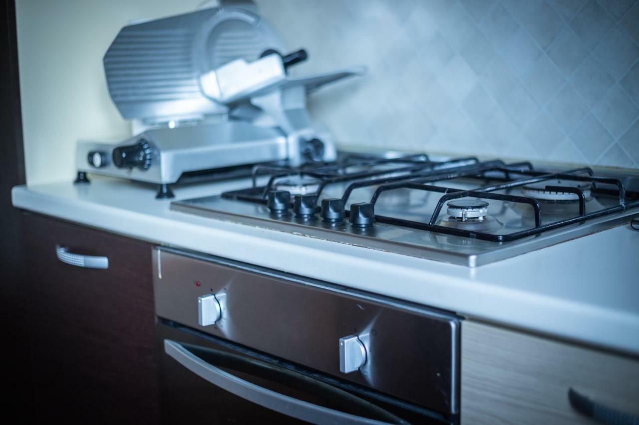 Apartament Cinematic Modern Flat, 100 Mt Da Ospedale Rawenna Zewnętrze zdjęcie