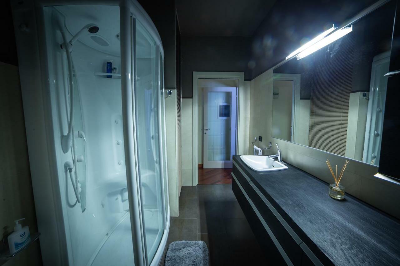 Apartament Cinematic Modern Flat, 100 Mt Da Ospedale Rawenna Zewnętrze zdjęcie